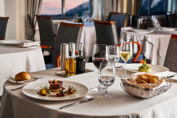 Silversea, Silver Cloud, Le Terrazza 4 ©Silversea Cruises Ltd & Matteo Imbriani.jpg